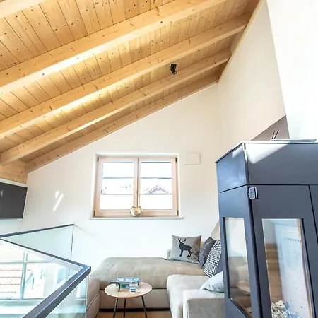 Penthouse No9 *