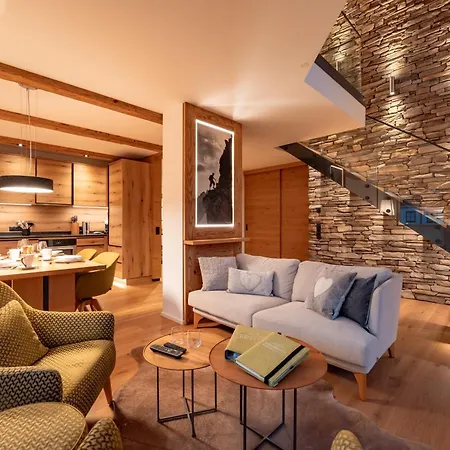 Penthouse No9 *