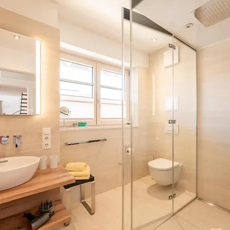 Penthouse No9 *