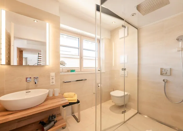 Penthouse No9 *
